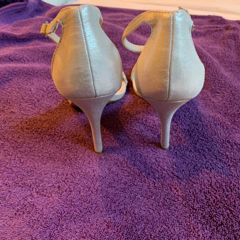 NWOB Aldo Silver/Rhinestone Ankle Leather Sandals sz 8.5